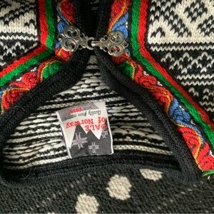 Dale Of Norway sweater. Beautiful colors. Great preowned condition pure wool